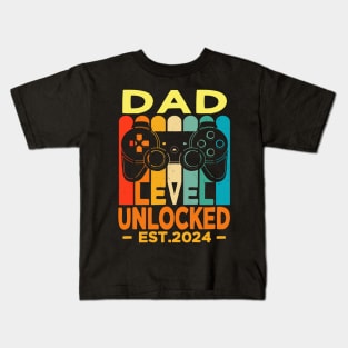 dad level unlocked est 2024 Kids T-Shirt